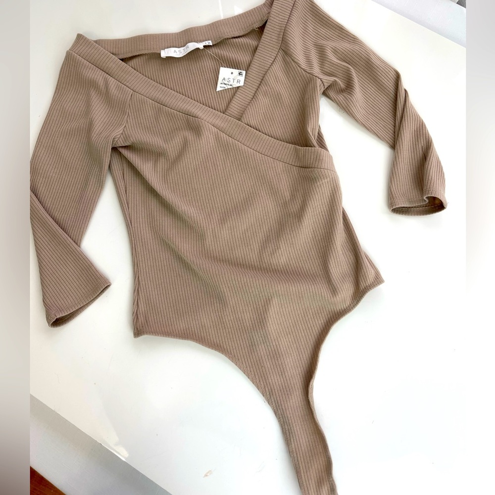 🌟SOLD ASTR THE LABEL nude THONG BODYSUIT layer piece ribbed V neck long sleeves - Picture 1 of 6